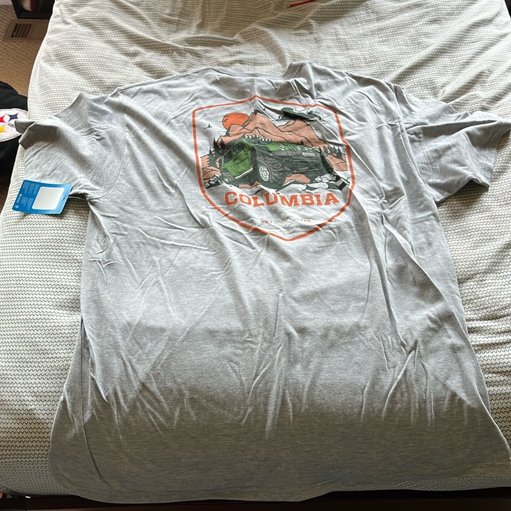 Columbia graphic short sleeve T-shirt new with tags